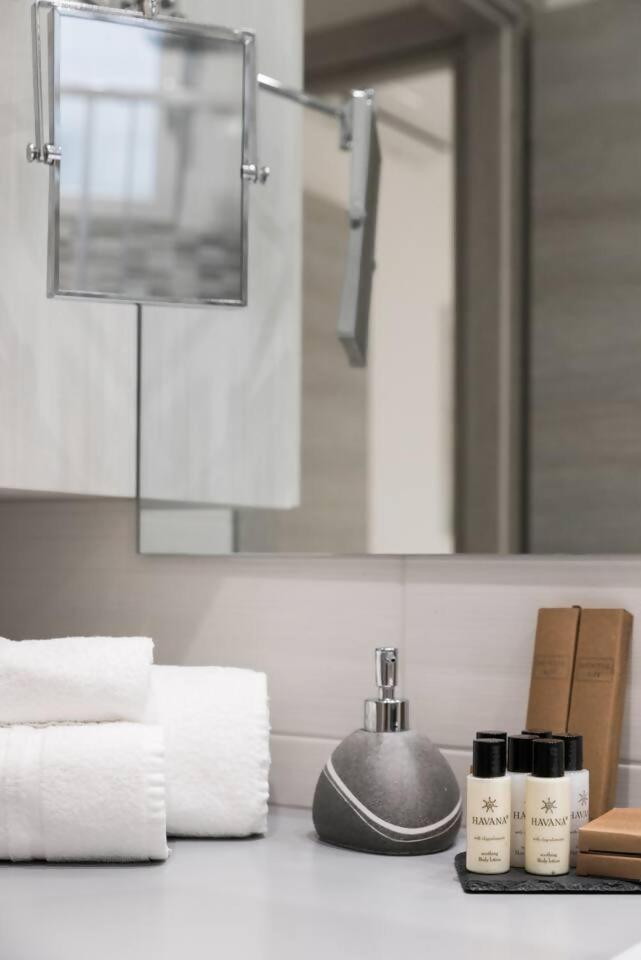 Romeeyes2020 Apartment Екстериор снимка