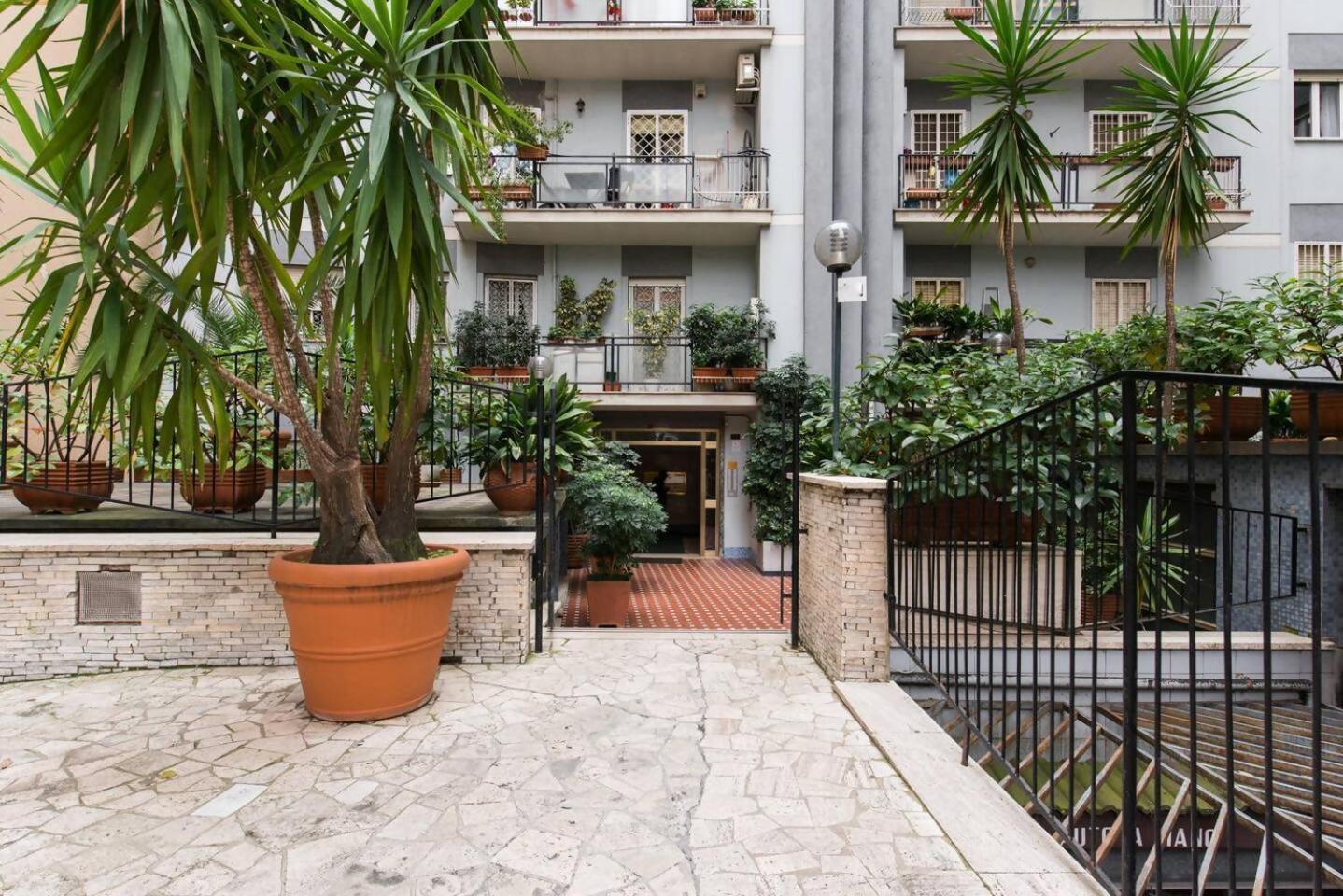 Romeeyes2020 Apartment Екстериор снимка